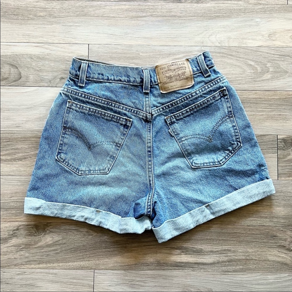 Vintage Levi’s Shorts High Rise Cotton Jeans Denim Size 26 Cut Offs